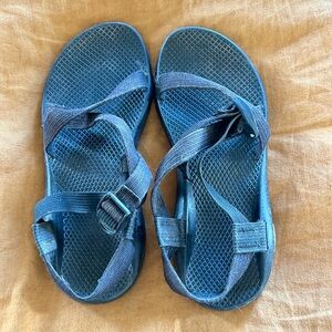 Women’s Black Chacos Sz 9